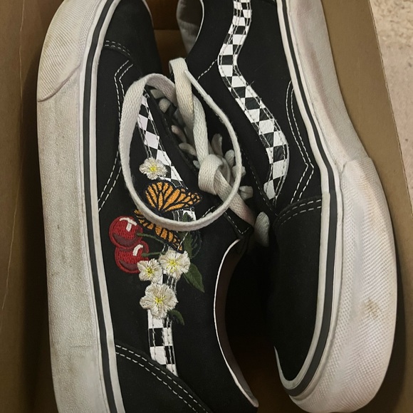 Shoes - vans